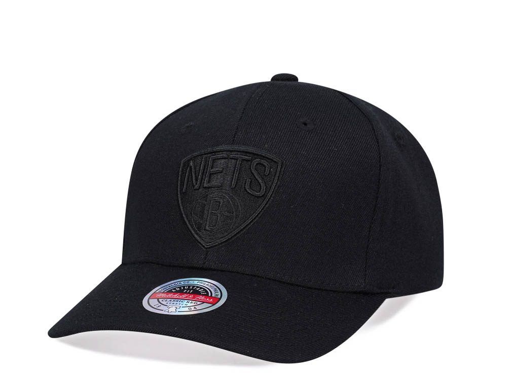 Mitchell & Ness Brooklyn Nets All Black Classic Red Line Flex Snapback Casquette