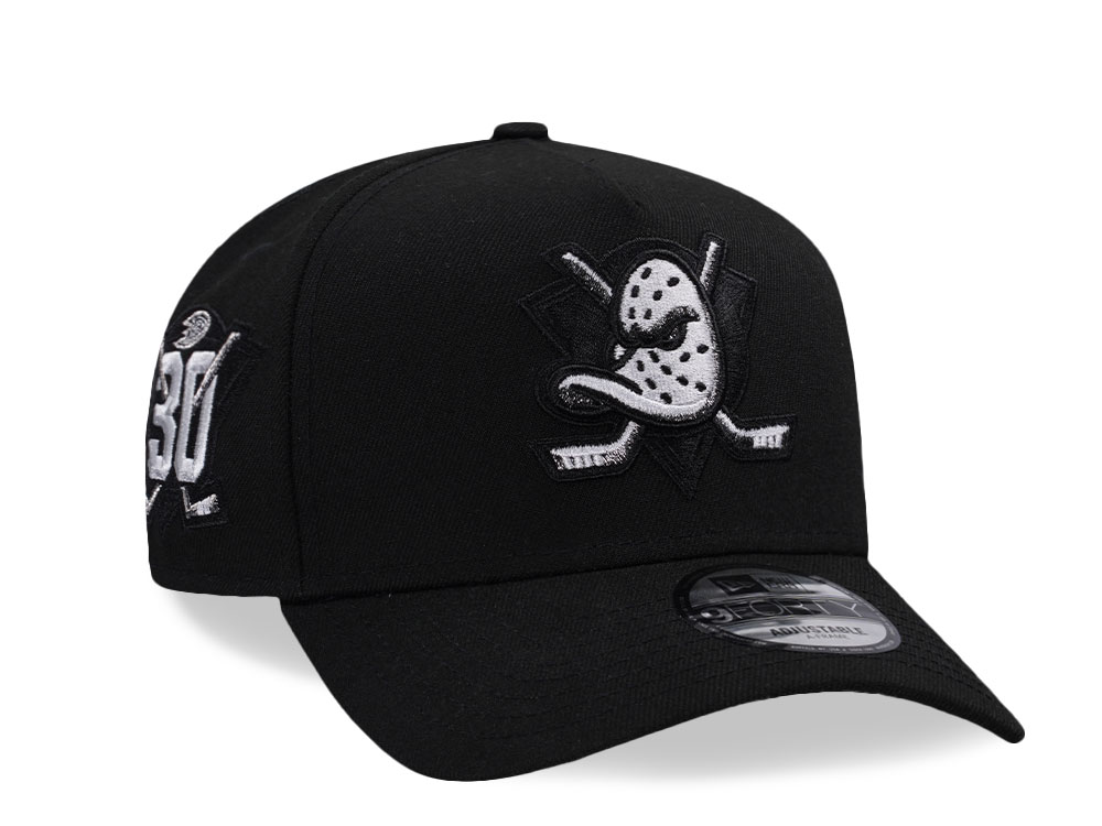 New Era Anaheim Ducks 30th Anniversary Blacked Out Edition 9Forty A Frame Snapback Casquette